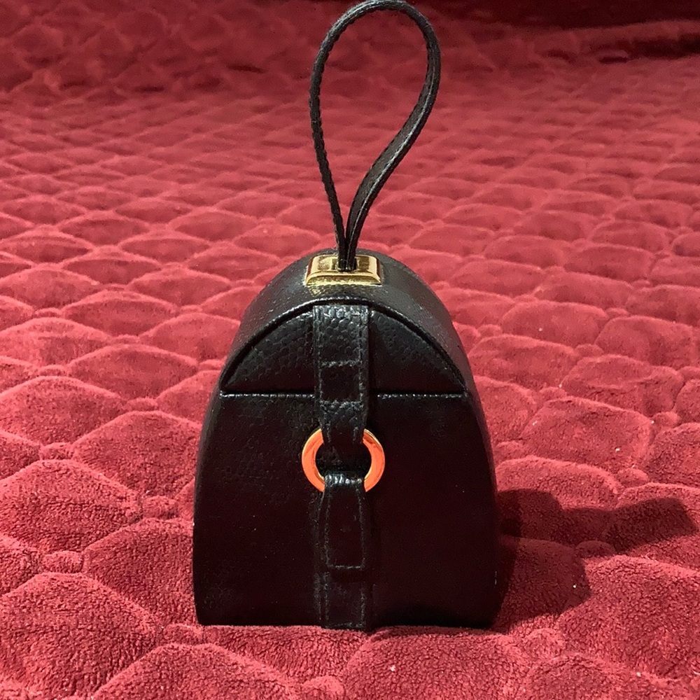Travel jewelry box.
